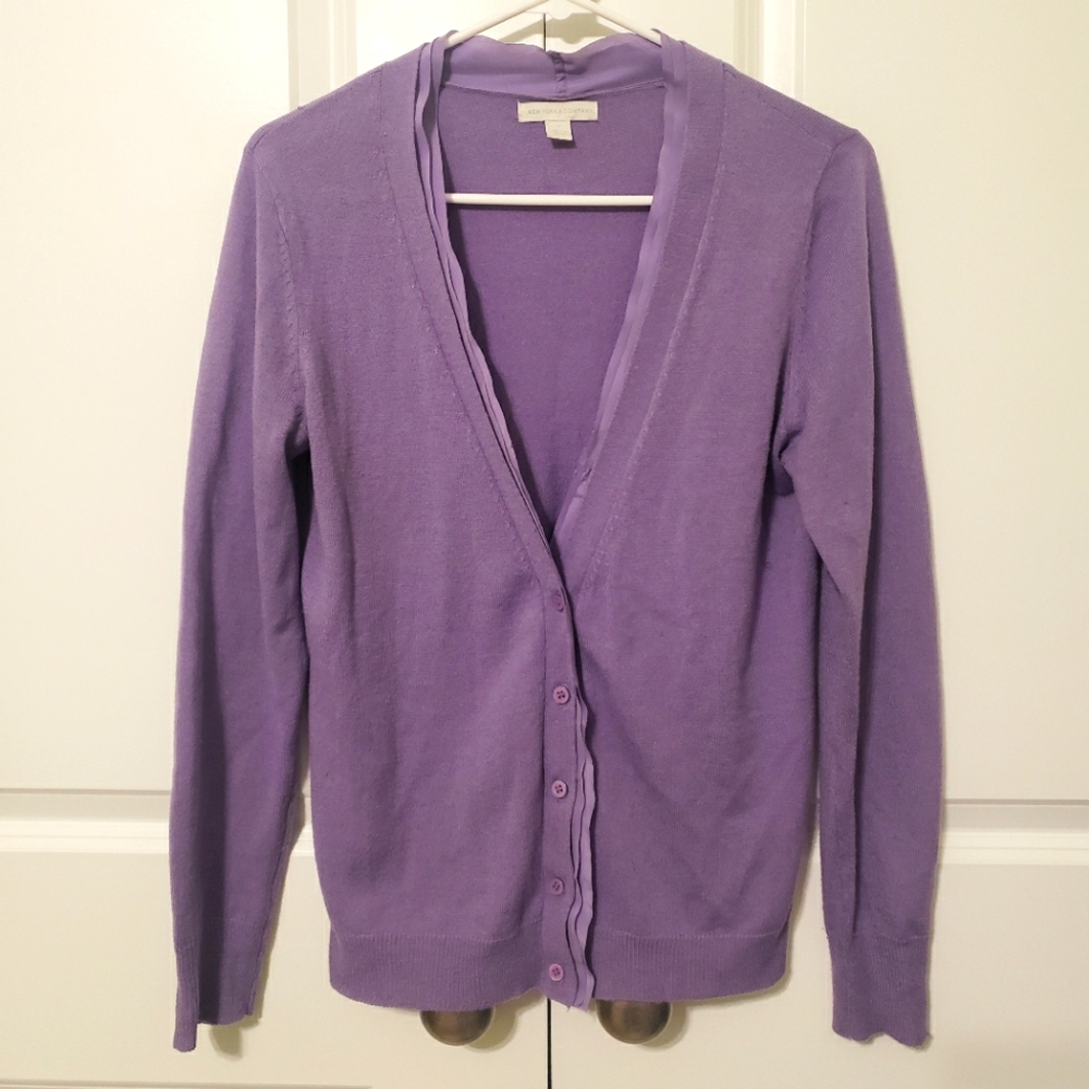 EUC New York and Company Medium (M) Long-sleeved Lilac Sweater